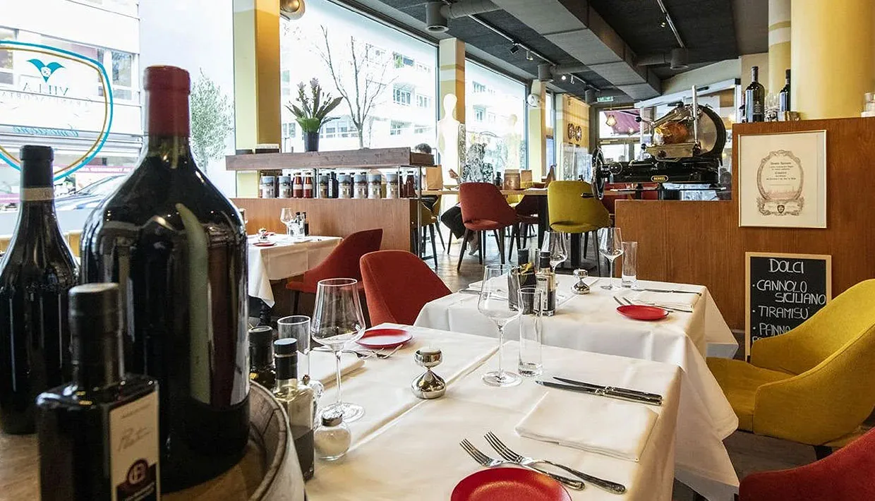 Daniele Winebar Restaurant Lounge — photo 13