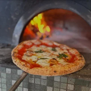 PIZZERIA TRATTORIA MAGAZZINO — kitchen