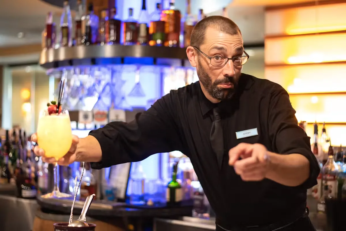 Max at Mirabeau — photo 15