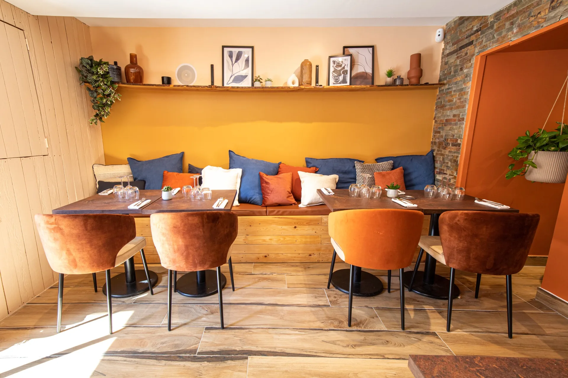 La Table de Pôl — atmosphere
