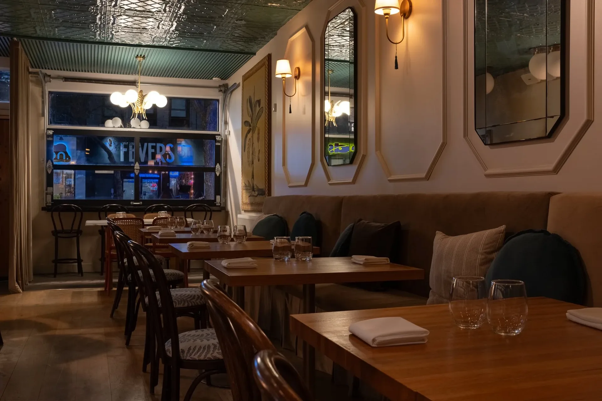 Est Restaurant — photo 12