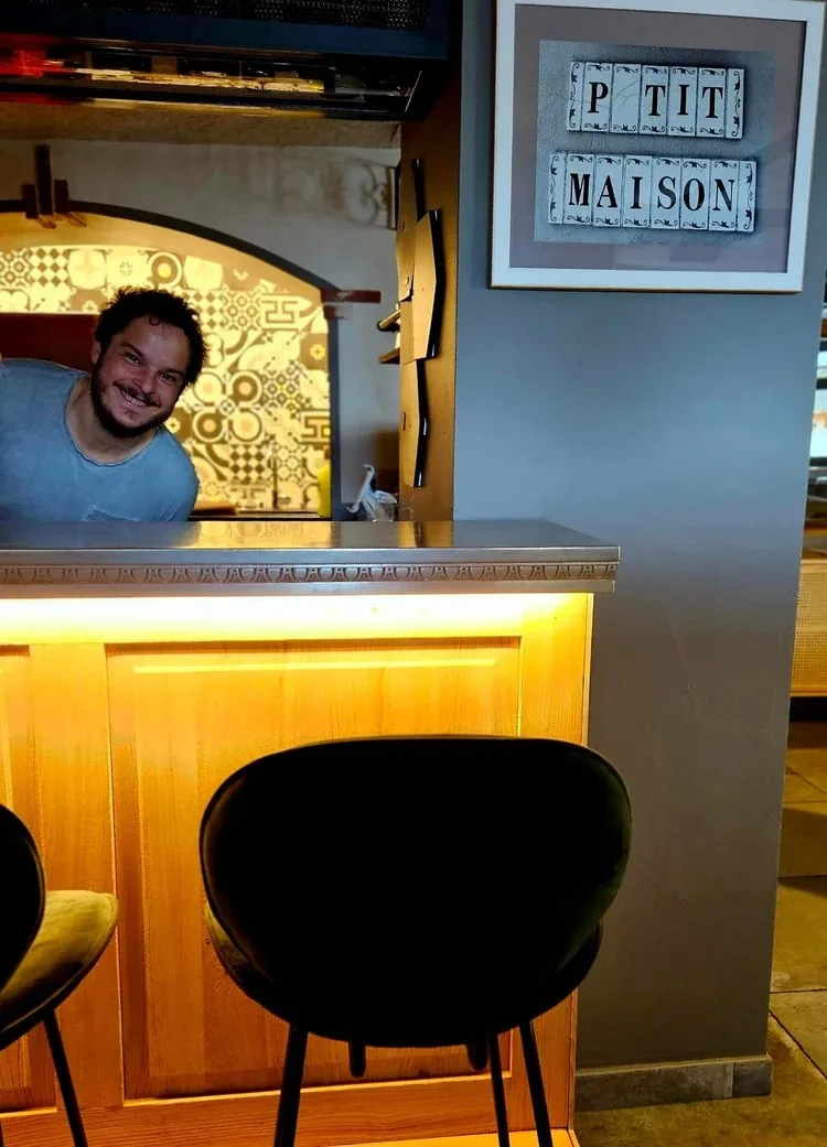 La p'tite Maison, Arès