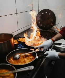 Restaurant Kashmir — kitchen