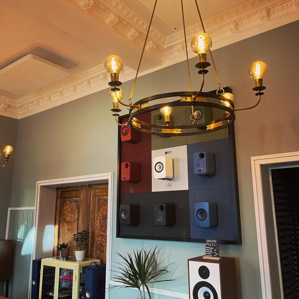 OWLs Bar &amp; Restaurant — photo 8