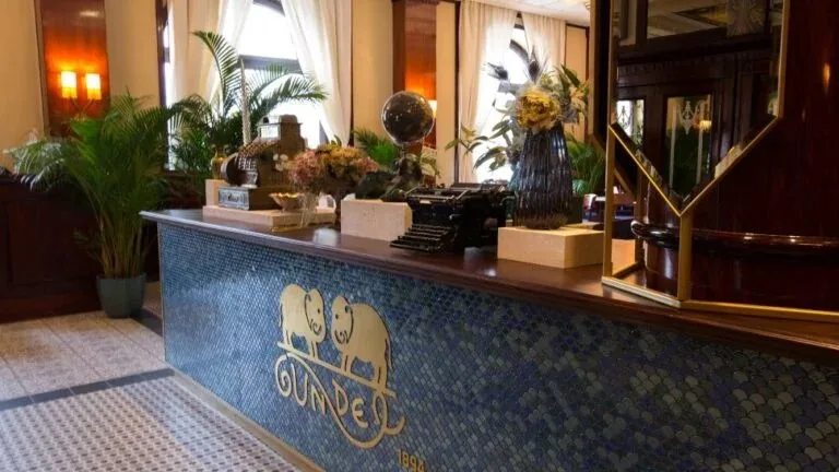Gundel Cafe Patisserie Restaurant — photo 30