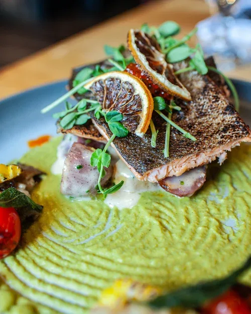 Eolus Bar & Dining — photo 17