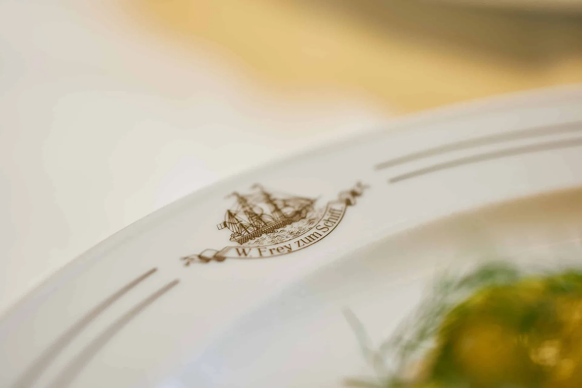 Hotel Zum Schiff - Restaurant — photo 11