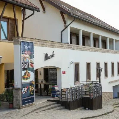 Macok Bistro — photo 43