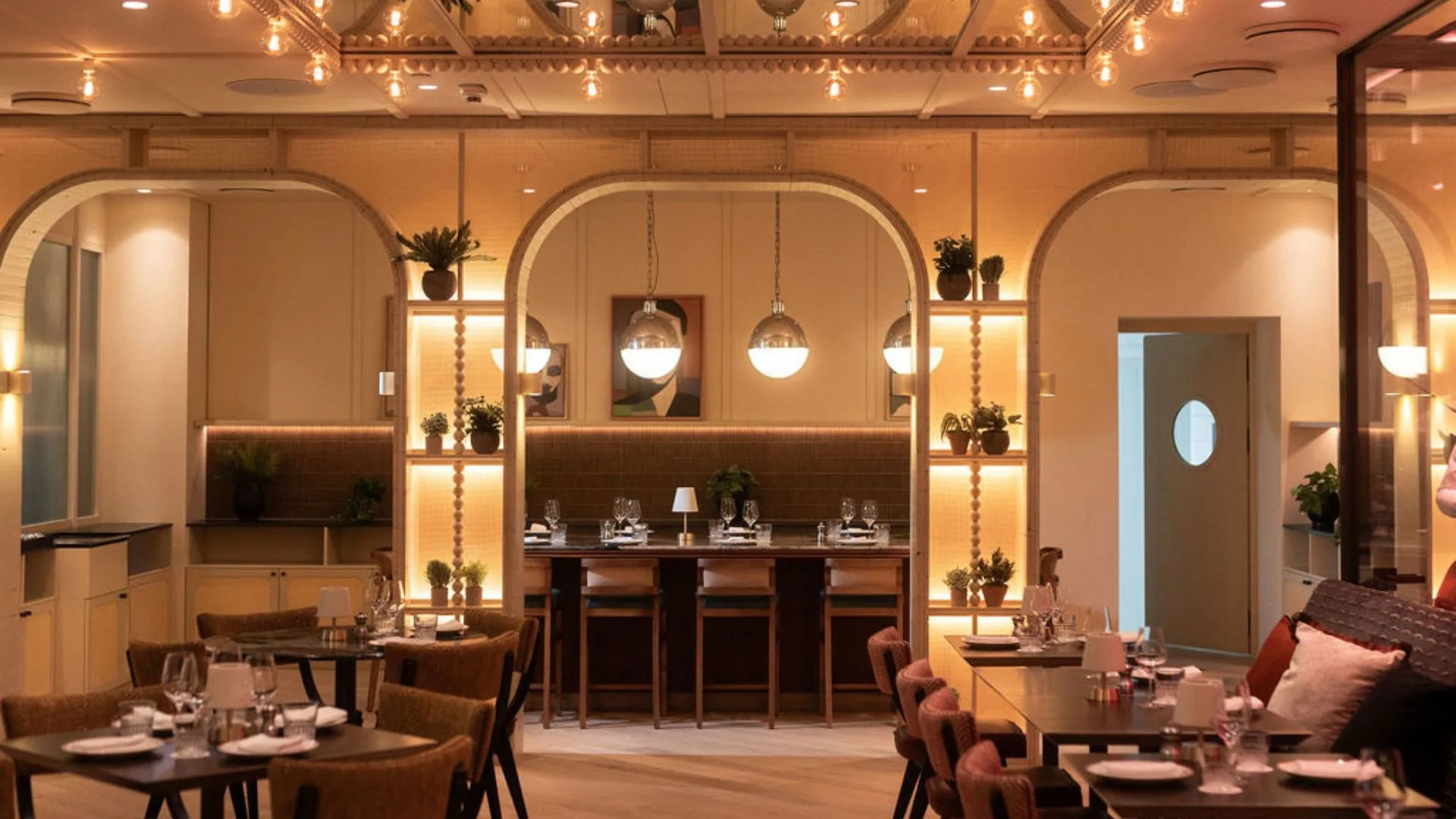 Pierrot Café & Restaurant — photo 19