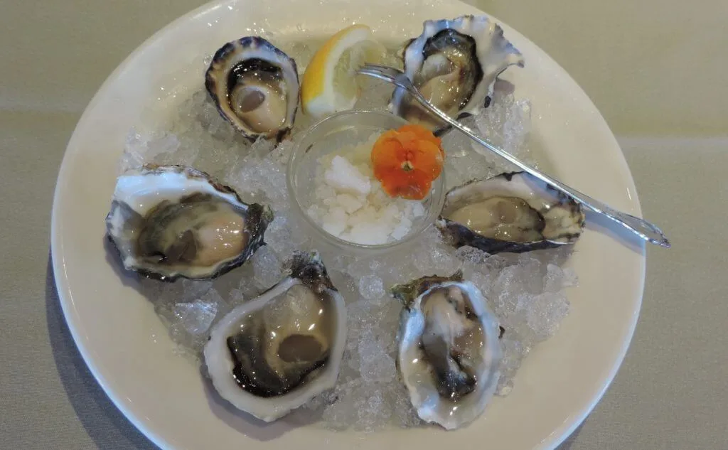 The Oyster Bar on Chuckanut Drive — photo 10