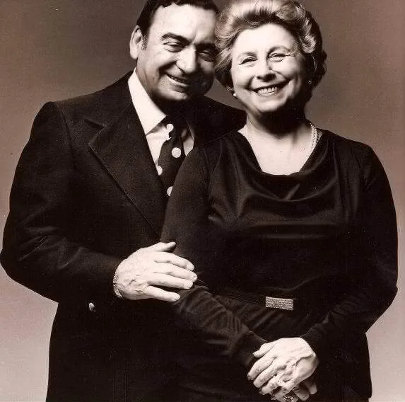 Gene & Georgetti — kitchen