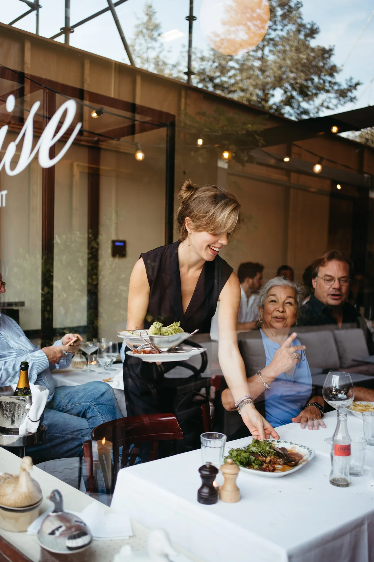 Louise Petit Restaurant — atmosphere