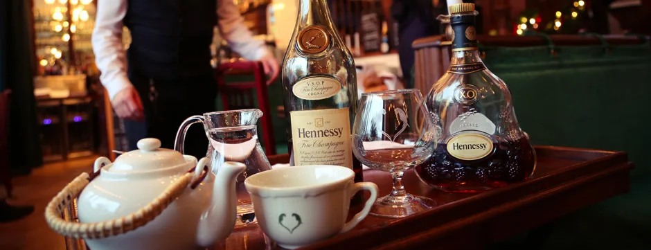 Café Perroquet Vert — kitchen