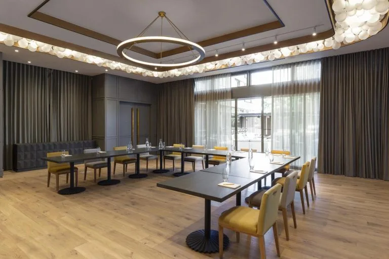 Oak + Violet Restaurant — photo 16