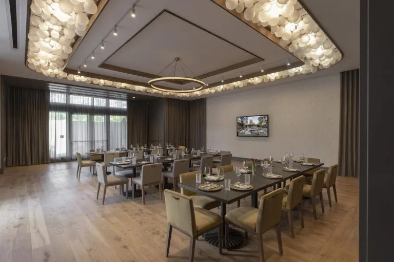 Oak + Violet Restaurant — photo 14