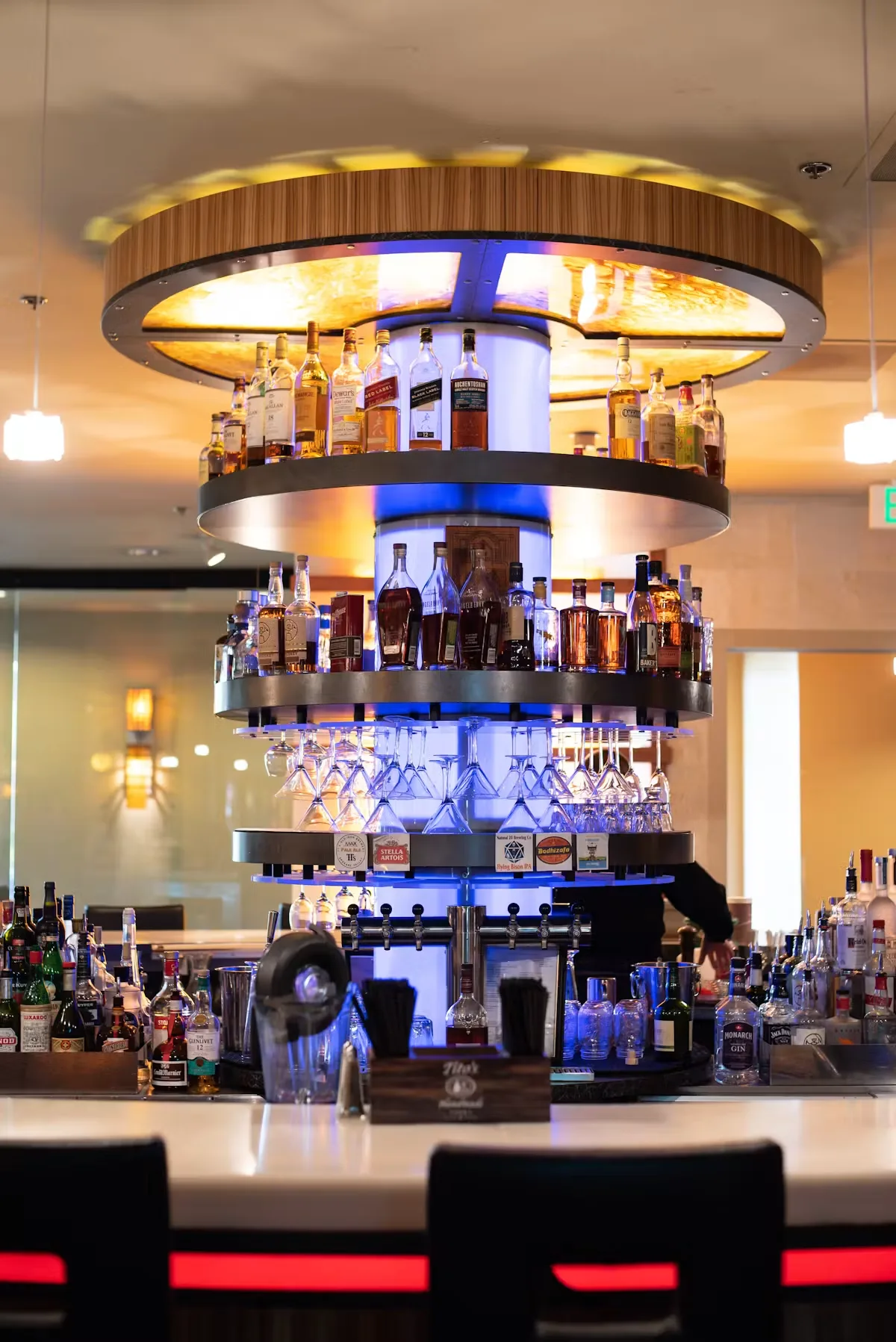 Max at Mirabeau — photo 49