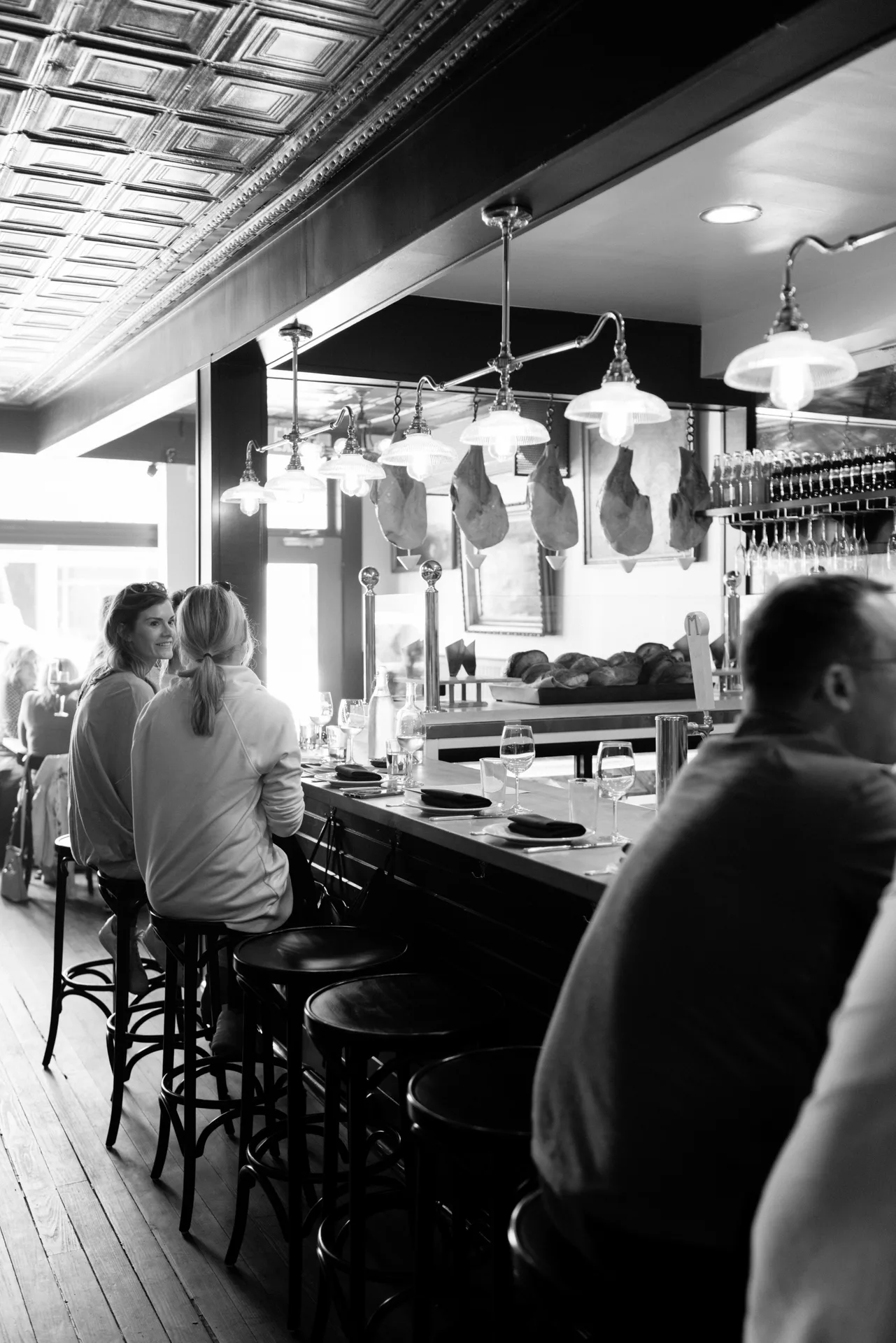 Malagón Mercado y Taperia — atmosphere