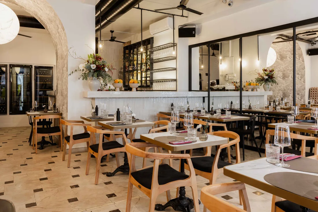 Zinfandel Food & Wine bistro — atmosphere