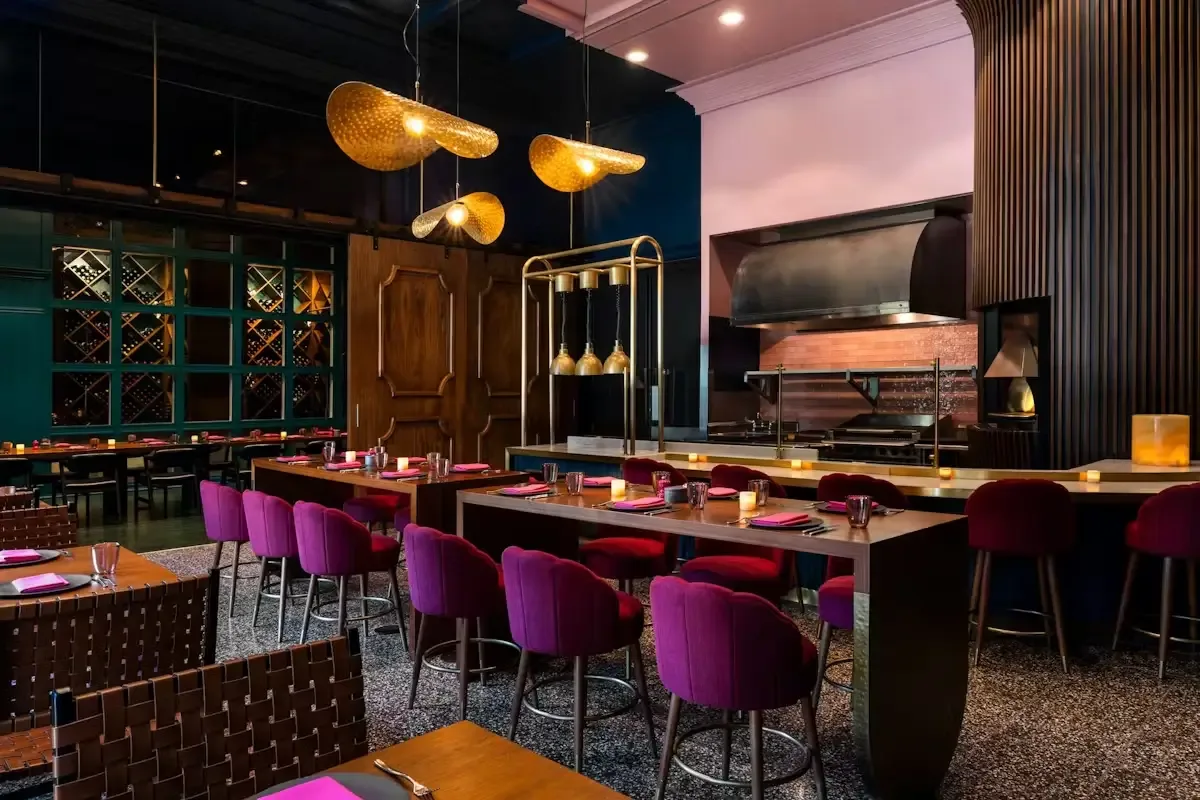 Knife Italian Steak — atmosphere