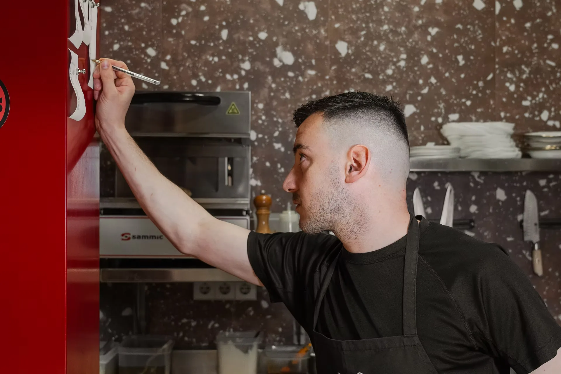 La Cosmo — kitchen