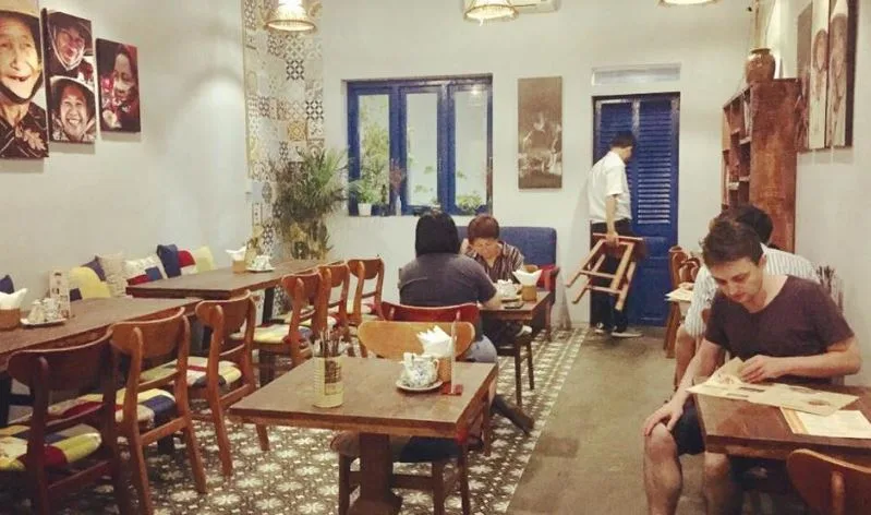 Bếp Mẹ ỉn (Le Thanh Ton Street) — photo 12