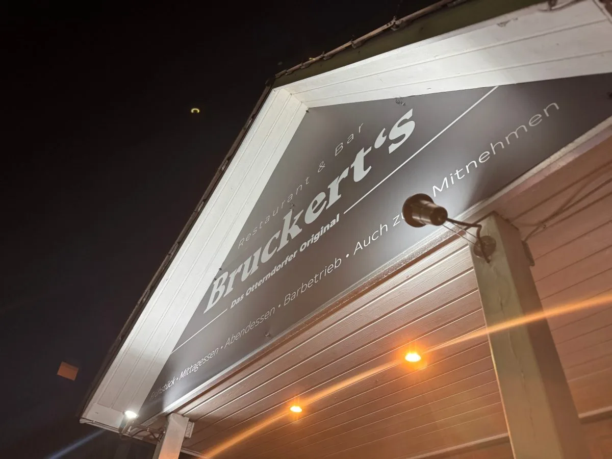 Bruckert’s Restaurant &amp; Bar — photo 17