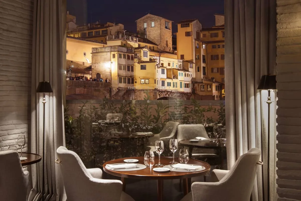 Borgo San Jacopo — atmosphere
