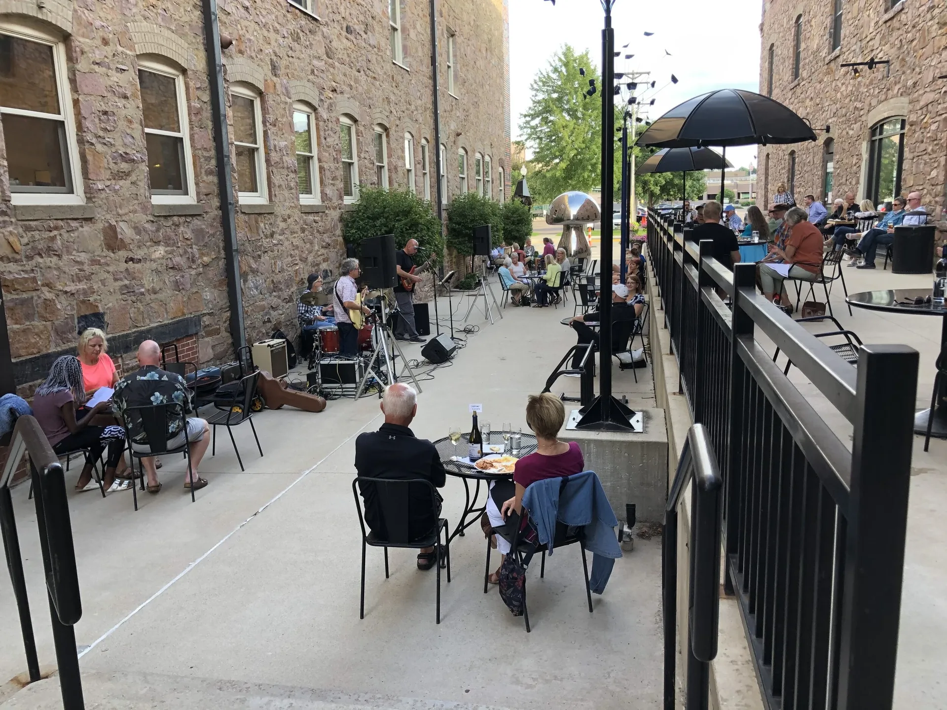 R Wine Bar & Kitchen — photo 36