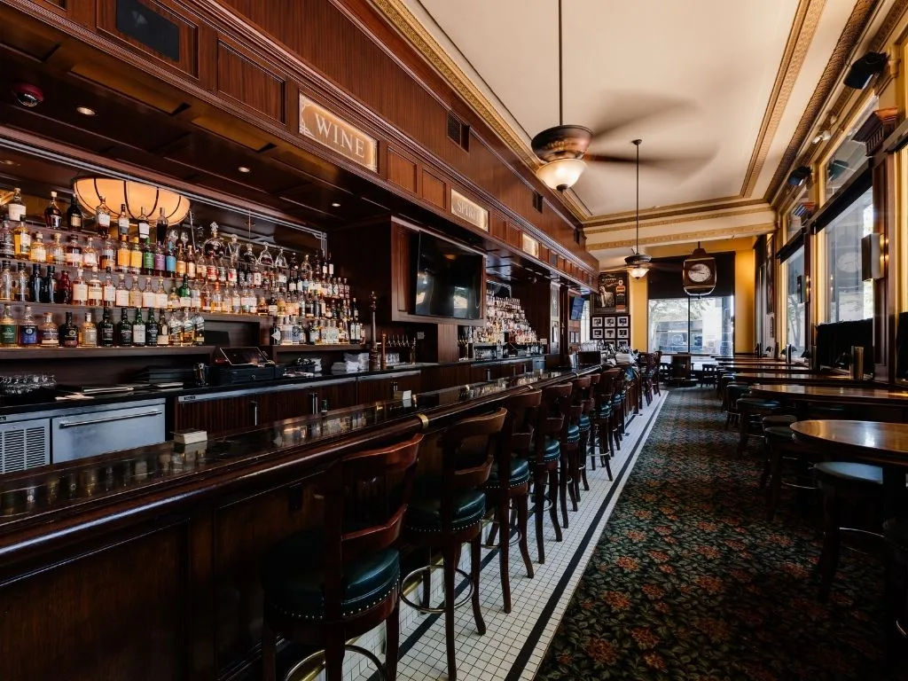 Metropolitan Grill — photo 22
