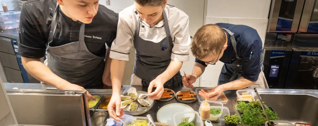 Repas — kitchen