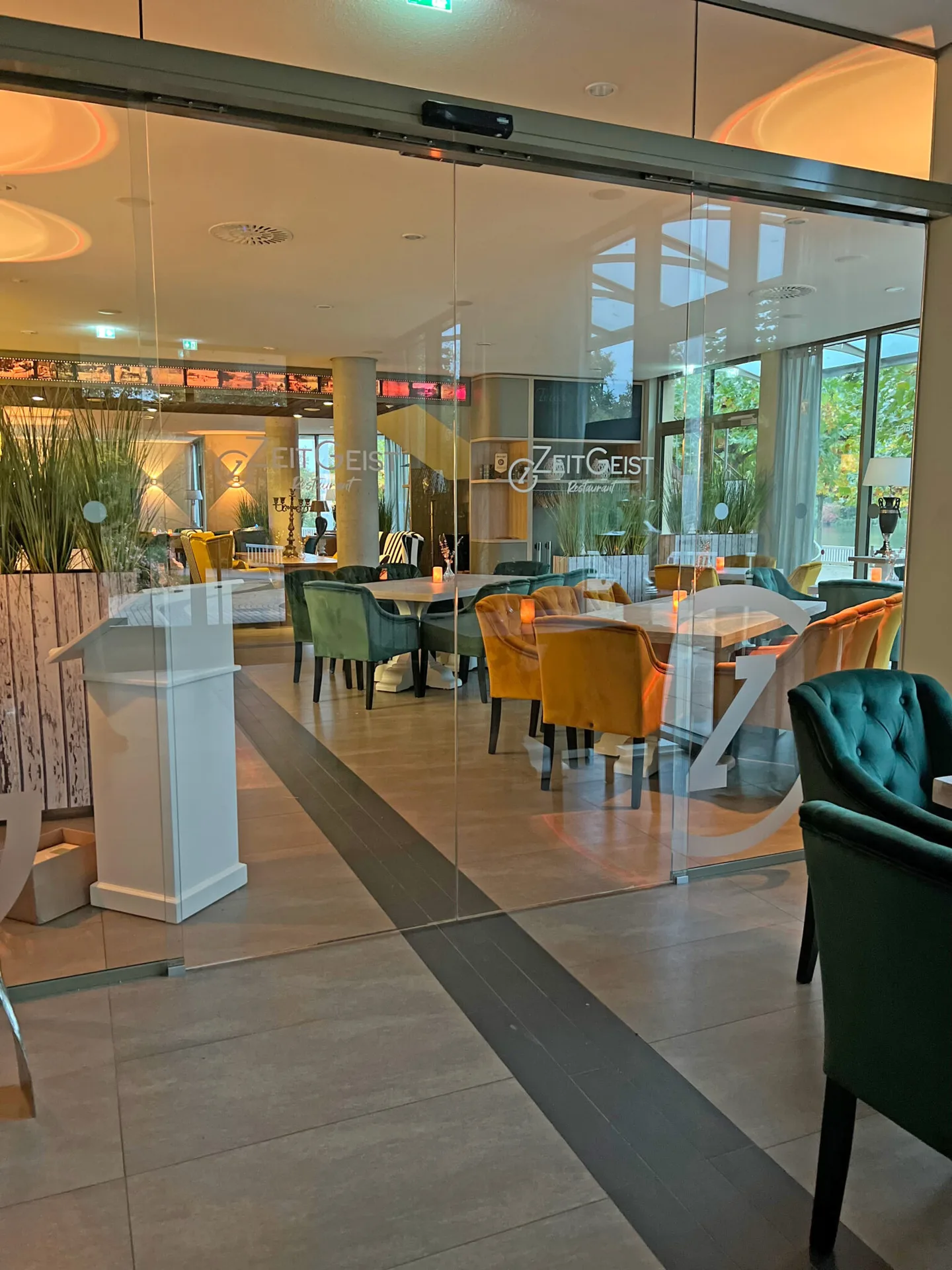 ZeitGeist Restaurant — photo 39