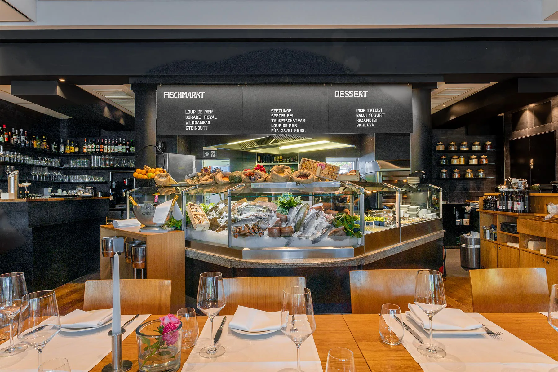 Restaurant tablo — photo 16