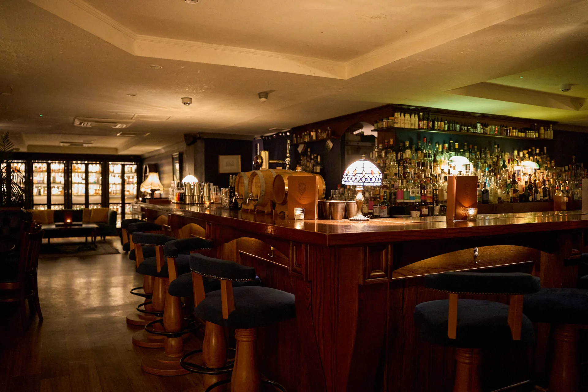 The Merchant House — atmosphere