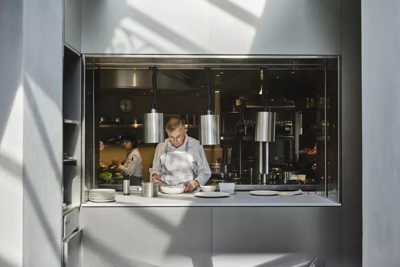 Halle aux Grains — kitchen