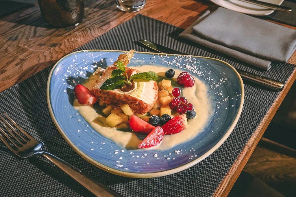 Henny’s Restaurant — photo 26