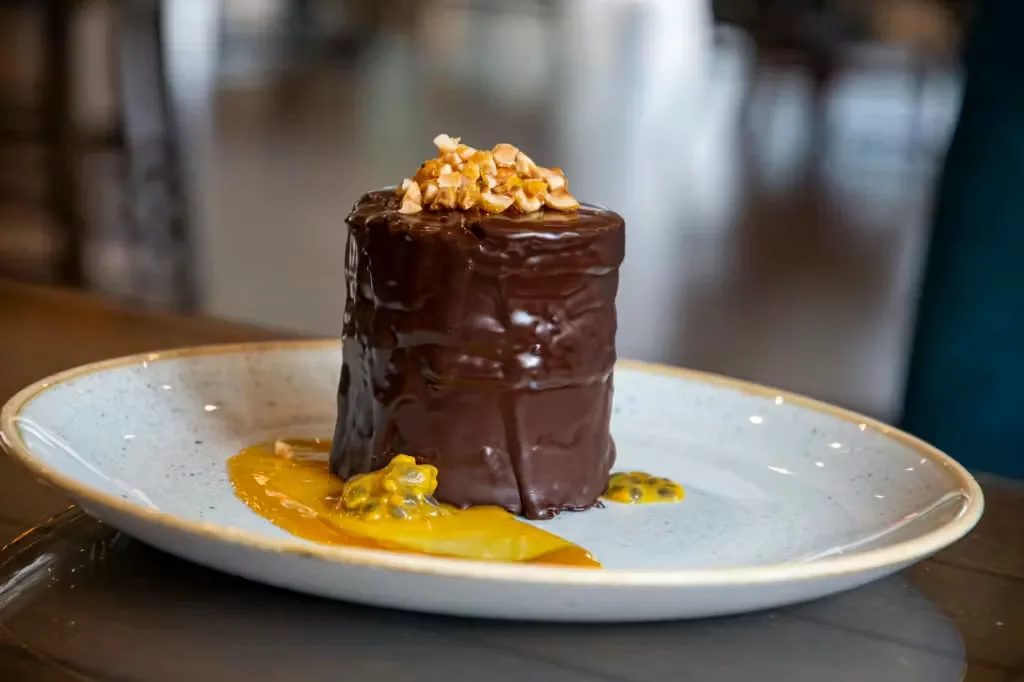 Opus Steakhouse, Hicksville