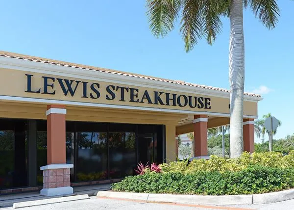 Lewis Steakhouse — photo 24