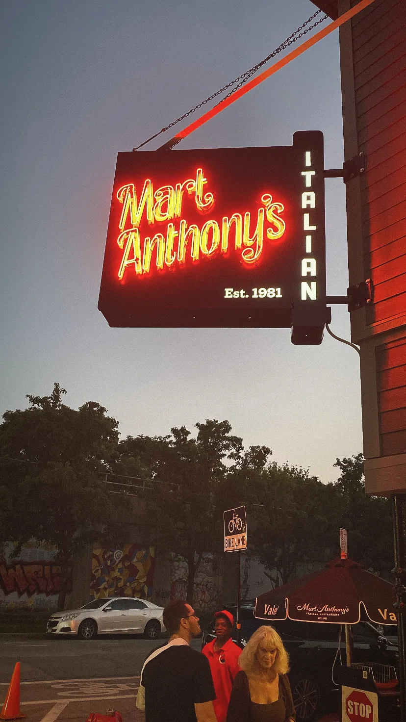 Mart Anthony's Italian Restaurant — atmosphere