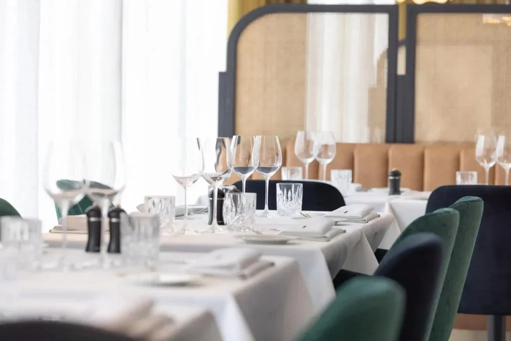 ATELIER D THE BISTRO — atmosphere