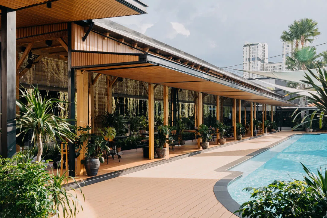 Sol Kitchen & Bar (District 1) — atmosphere