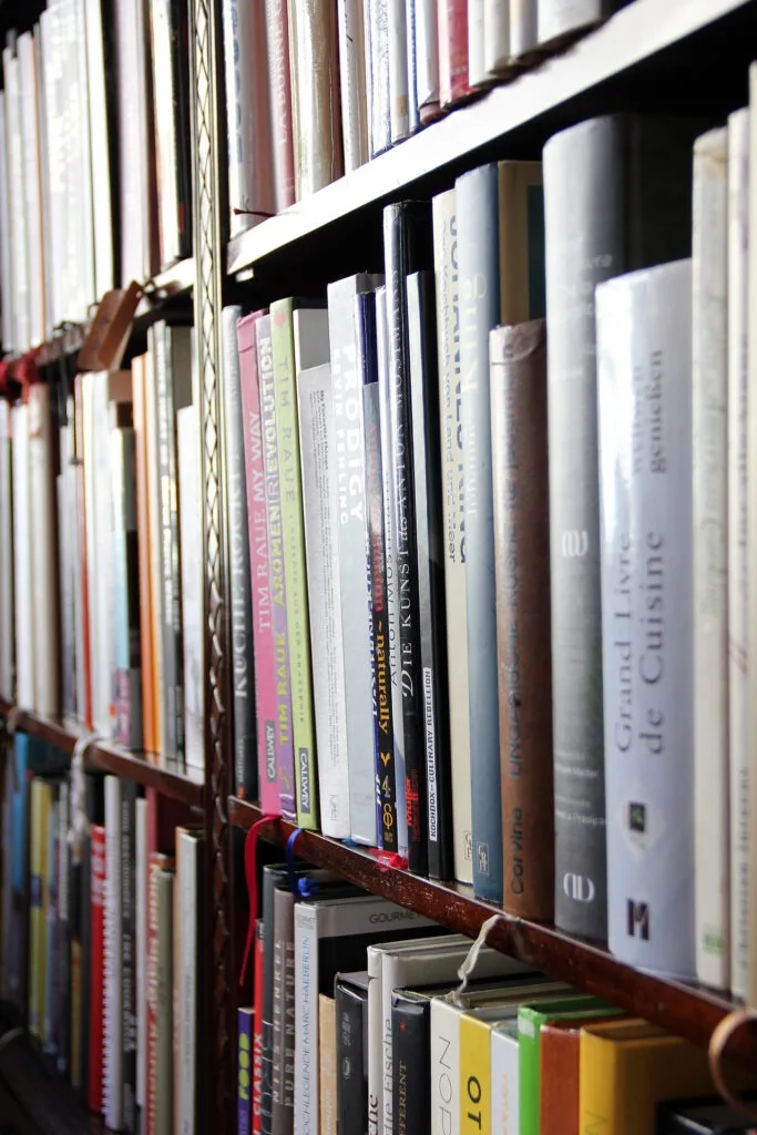 Kitchen Library — photo 19