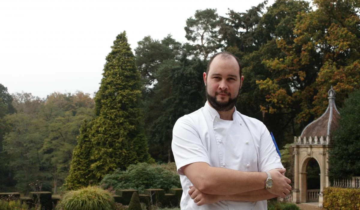 The Oak Room Restaurant, Hook