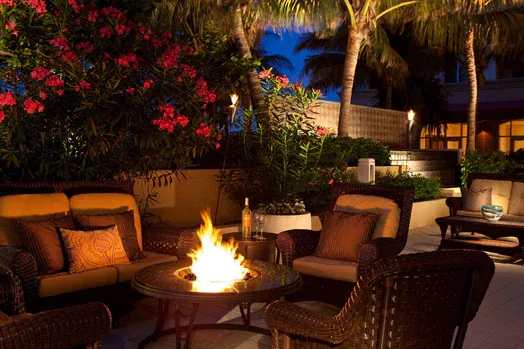 ONA Coastal Cuisine — atmosphere