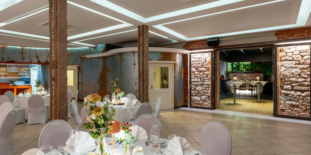Behl's Restaurant — atmosphere