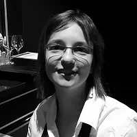 Le Chef est Une Femme — kitchen