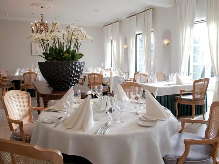 Hof van Herstal — atmosphere