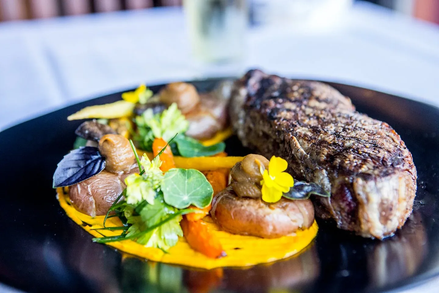 Eolus Bar & Dining — photo 35