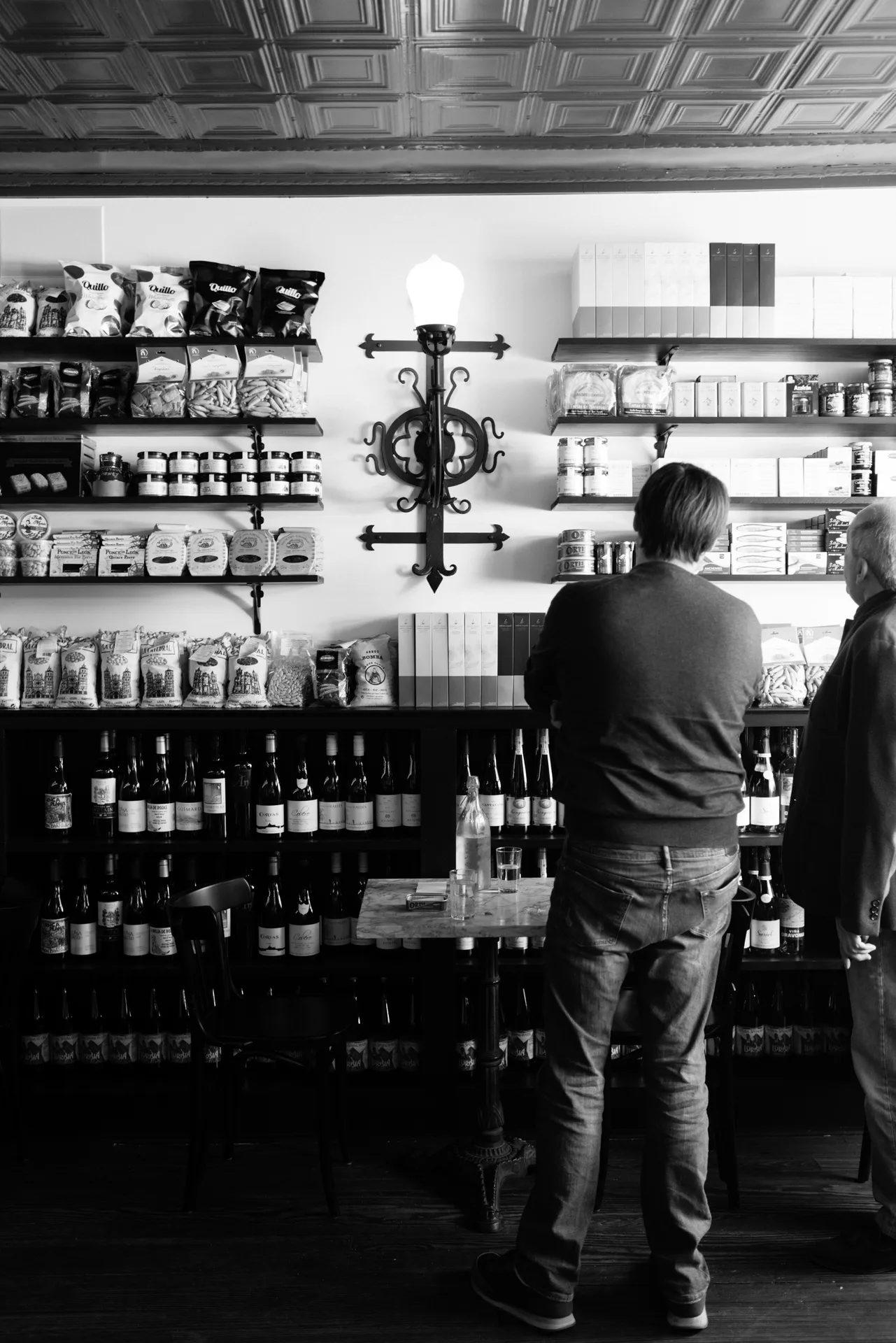 Malagón Mercado y Taperia — atmosphere