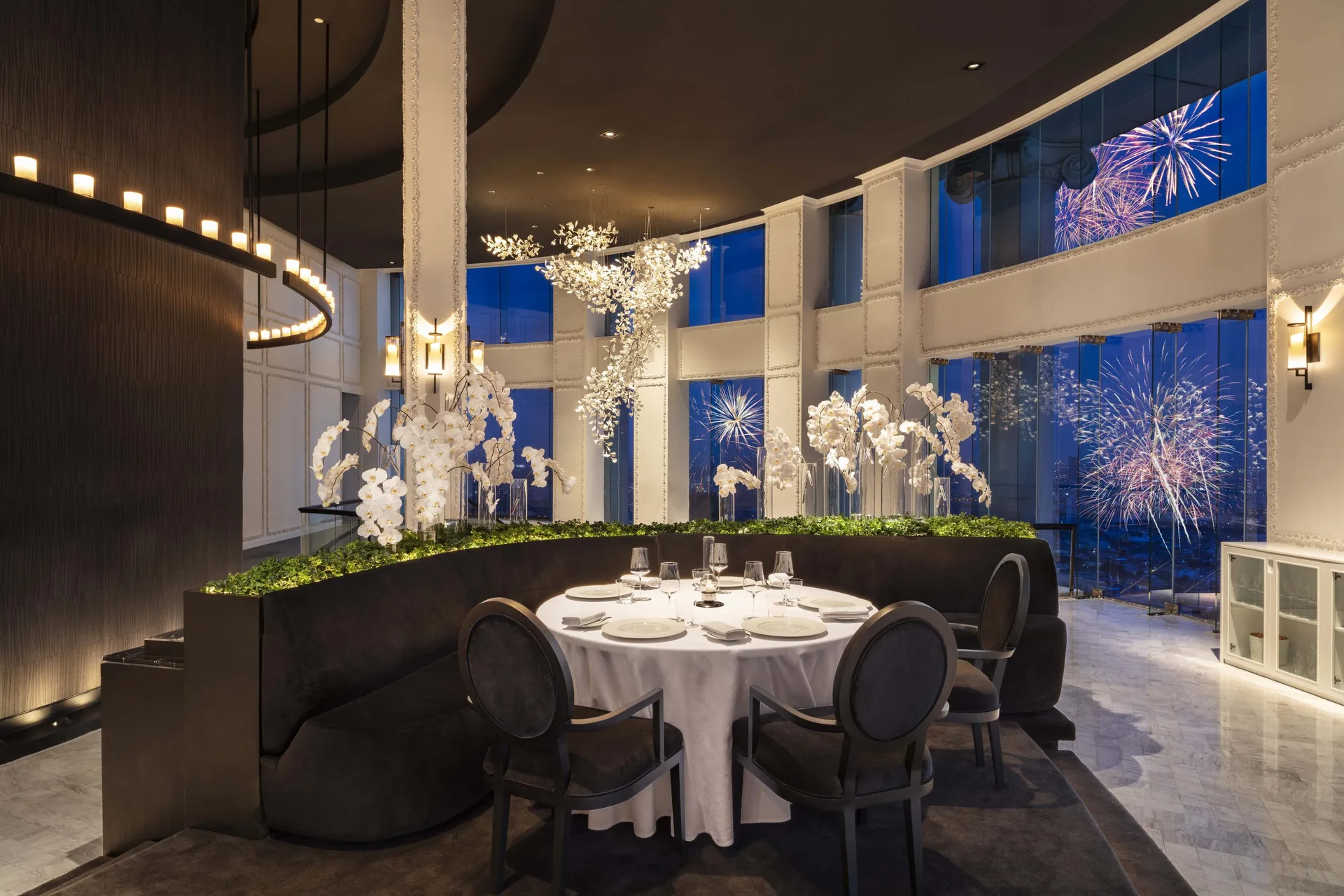 Mezzaluna, Bangkok