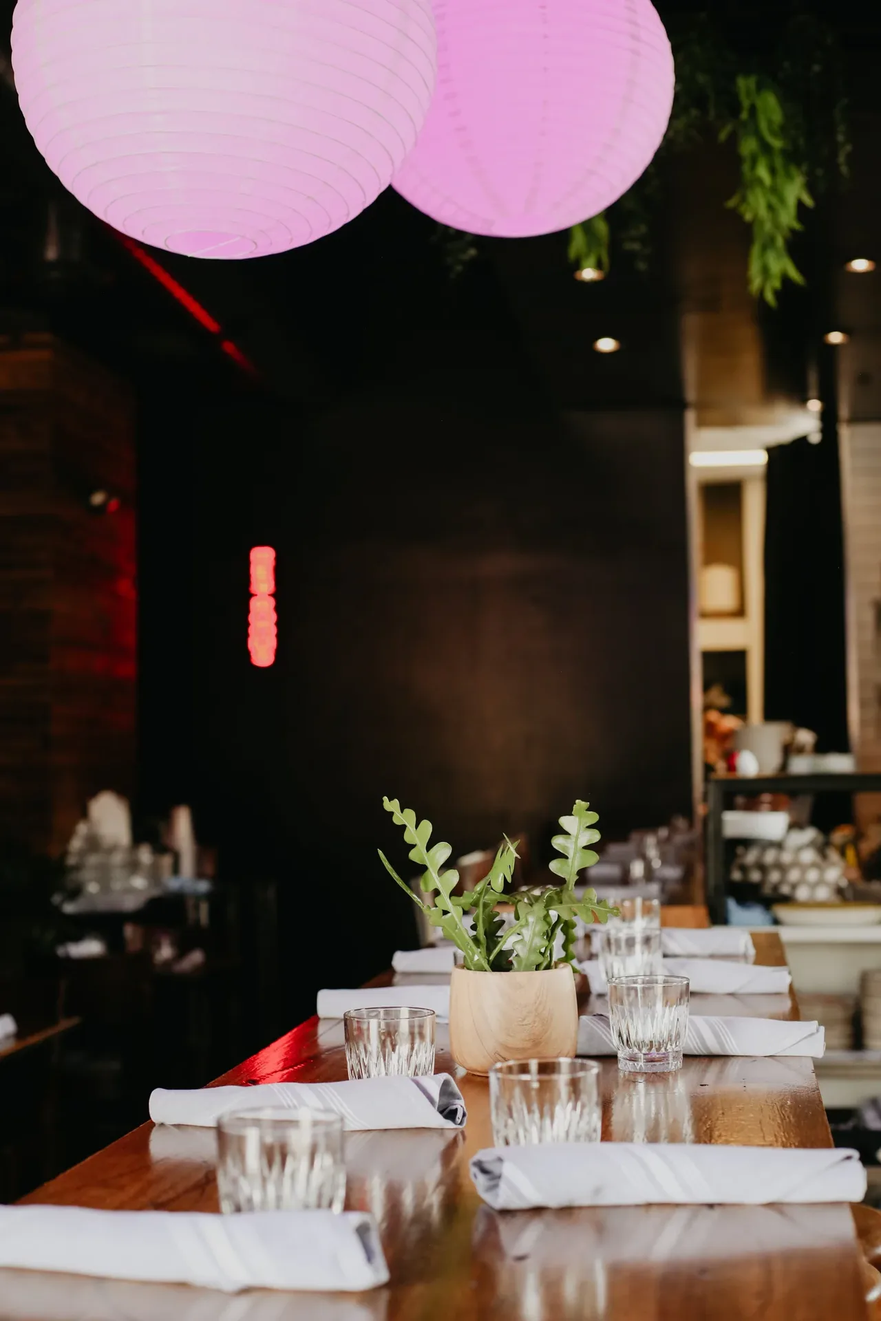 Glo Noodle House — atmosphere